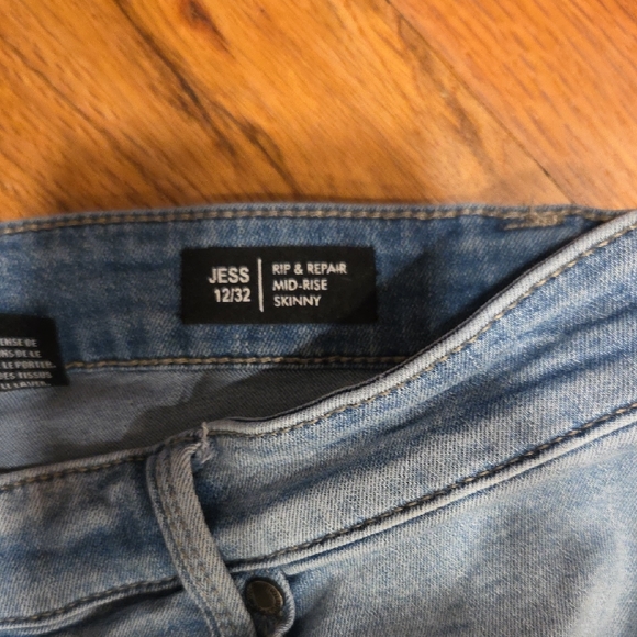 Buffalo David Bitton Light Wash Distressed Skinny Jean Size 12/32 - Picture 3 of 7